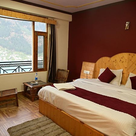 Krishana Cottage A Pure Veg !!!300 M From Hadimba Temple!!!Balcony Rooms!!!Veg Restaurant!!!Couple Friendly!!!Family Cottage!!! Manāli Buitenkant foto